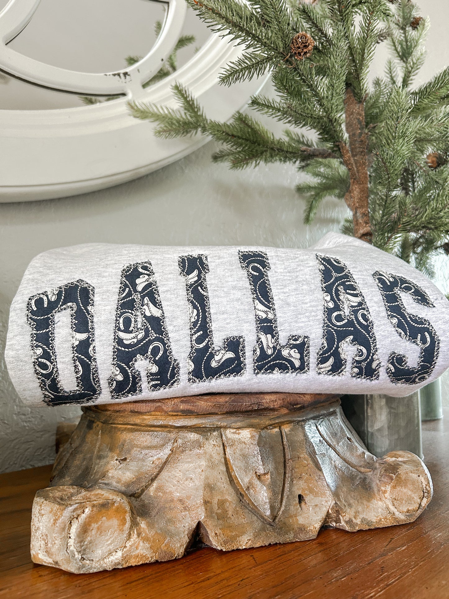 Dallas Applique Sweatshirt