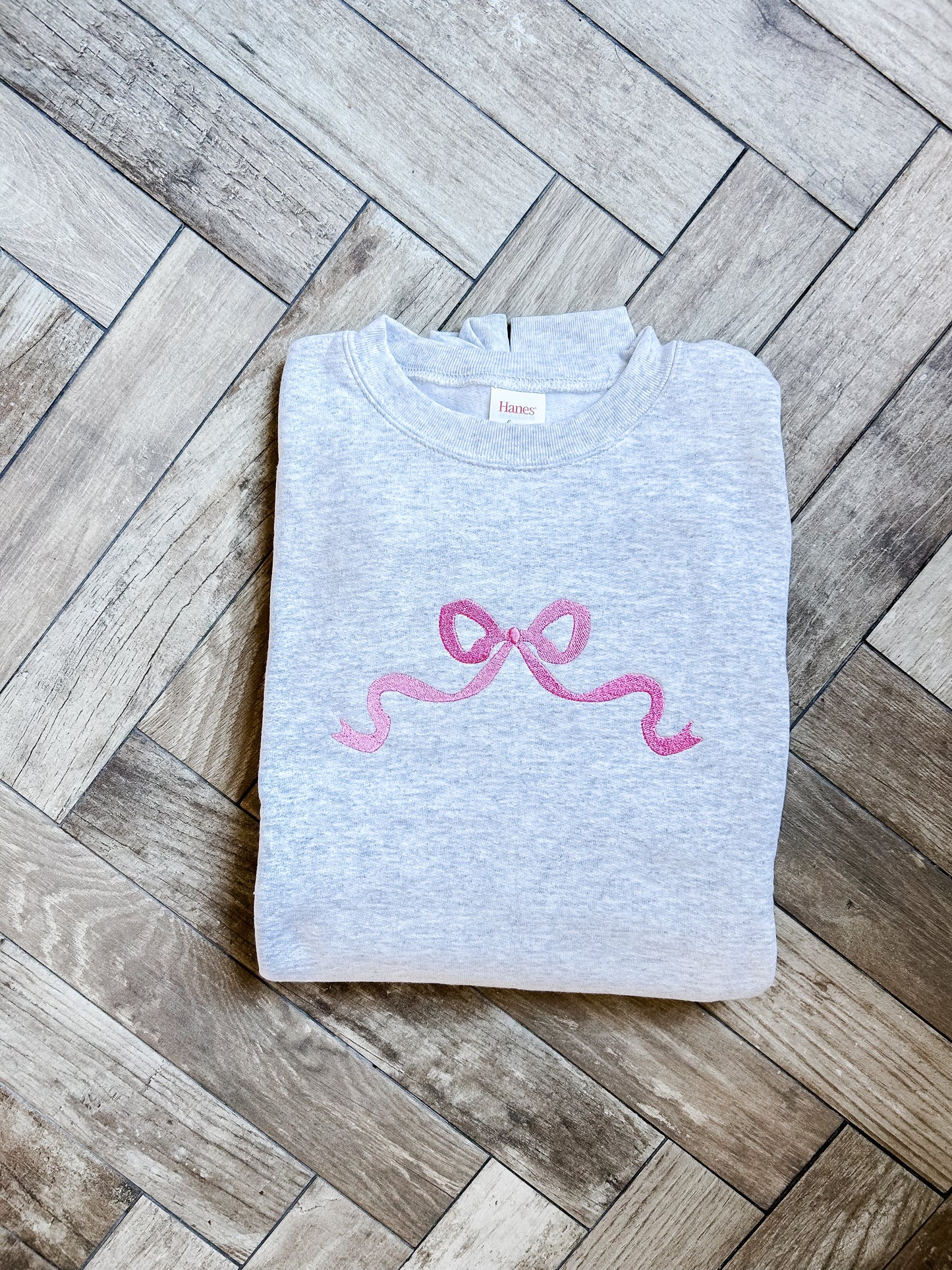 Dainty Bow Embroidered Sweatshirt