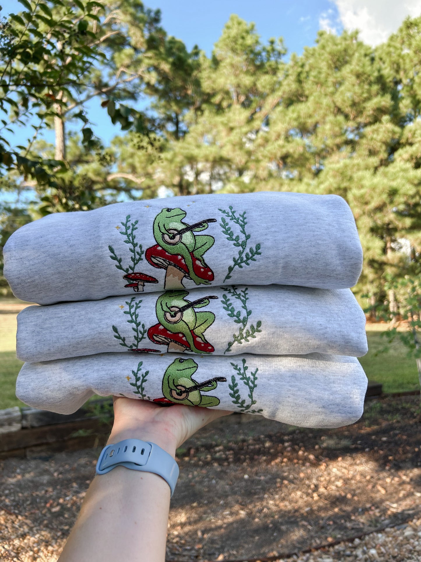 Frog & Banjo Embroidered Sweatshirt