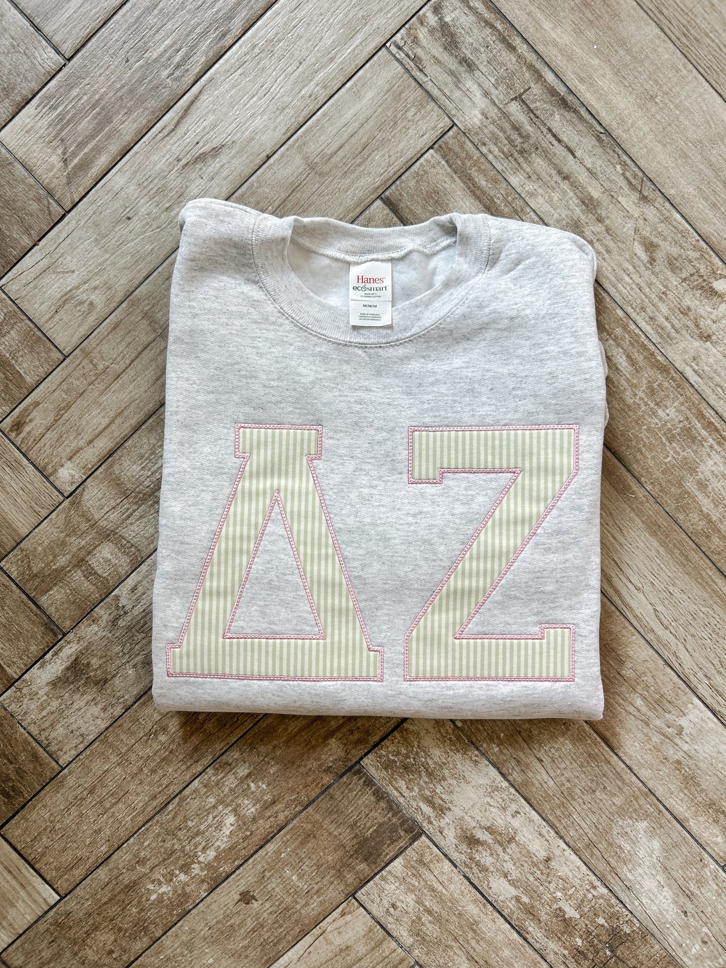 ∆Z Embroidered Sweatshirt
