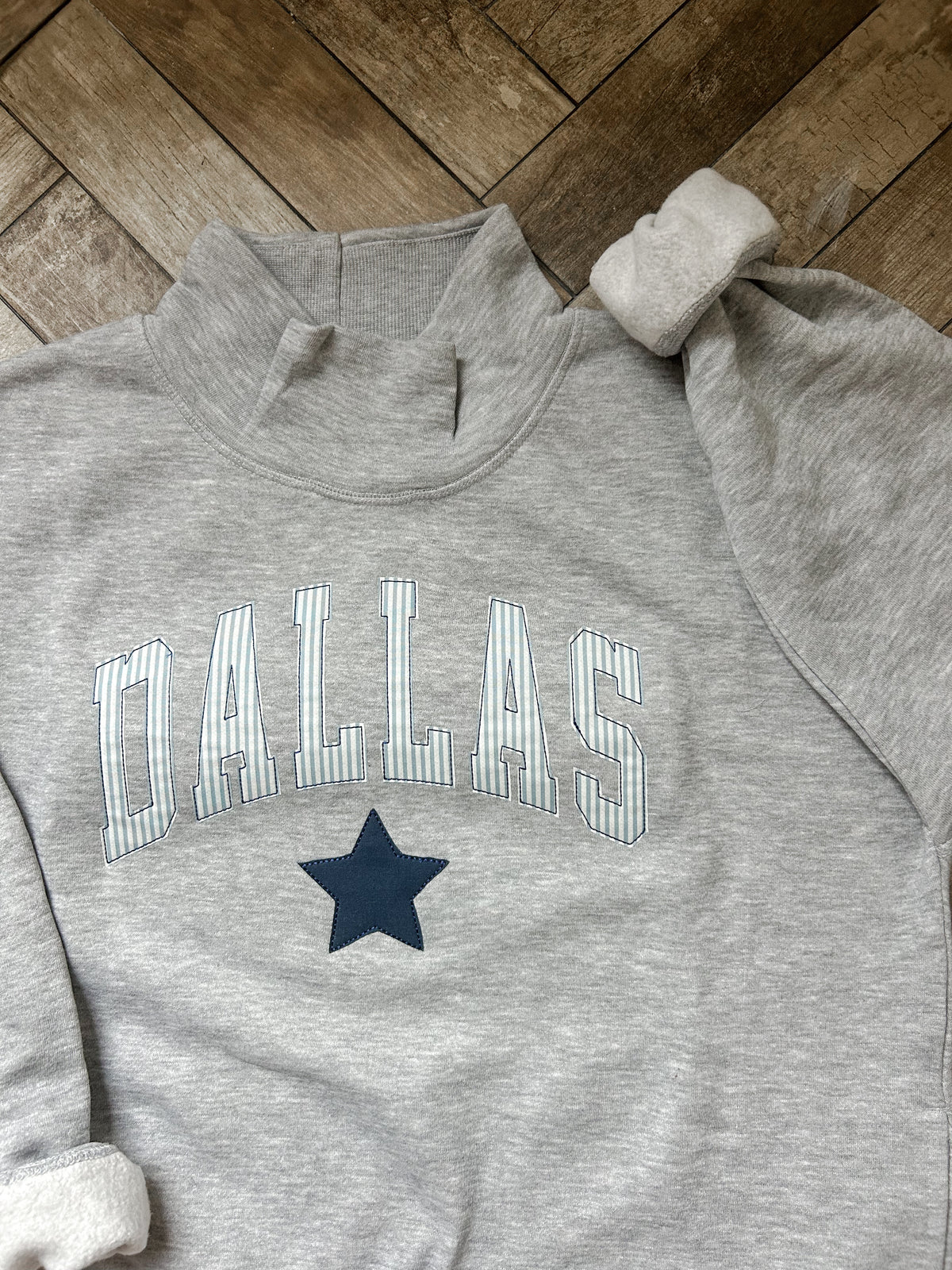 Dallas Applique Mockneck