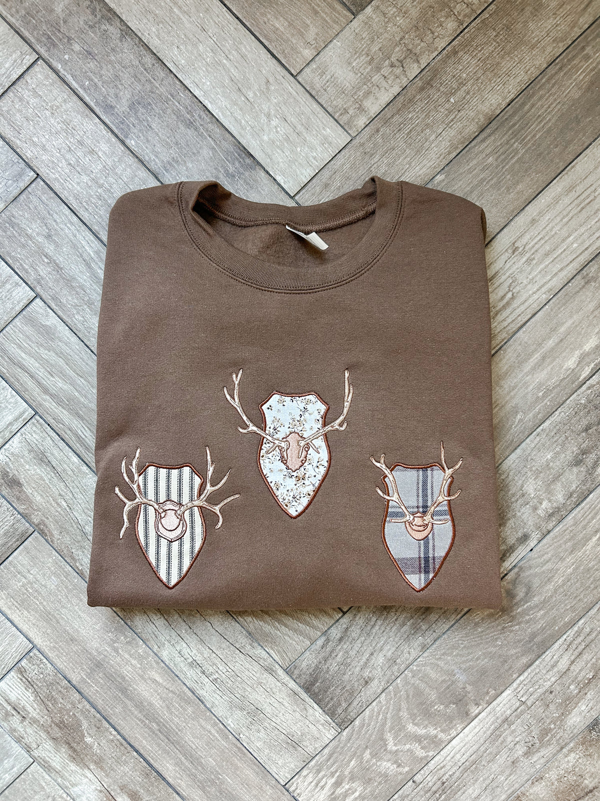 Mounted Antlers Embroidered Sweatshirt