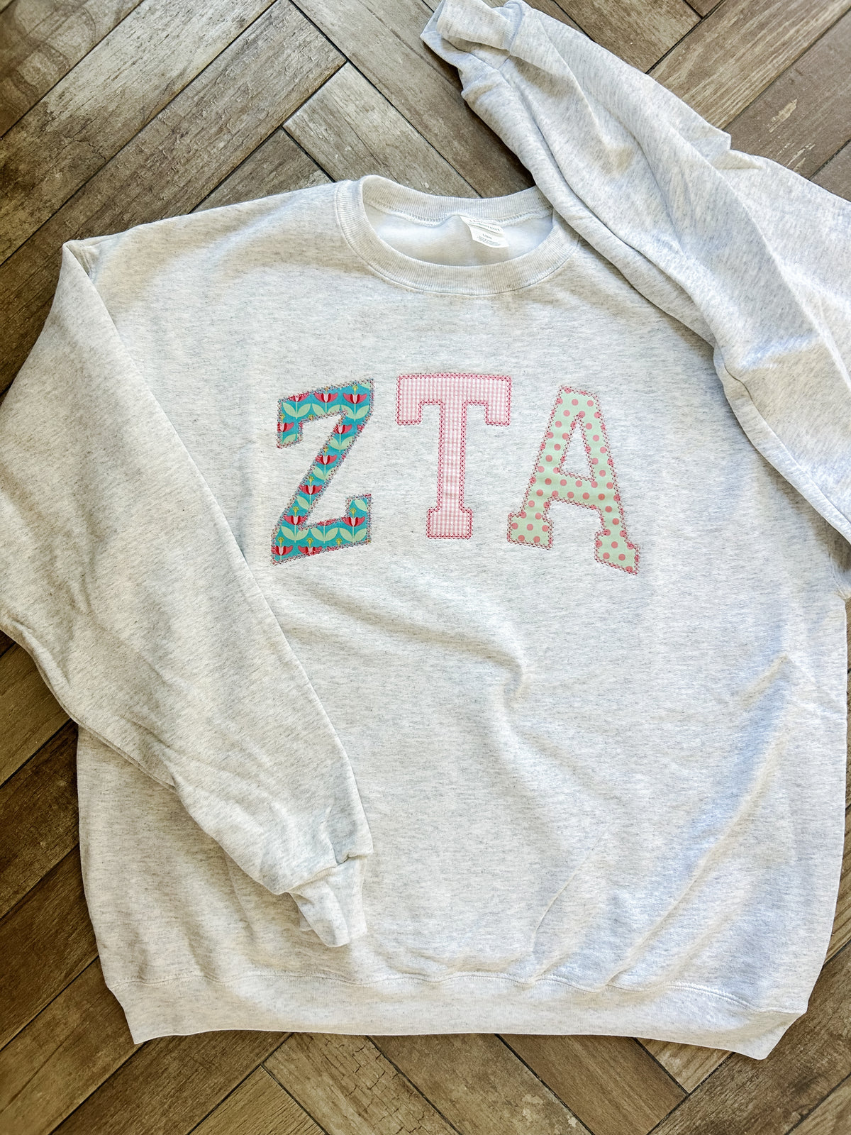 ZTA Applique Embroidered Sweatshirt