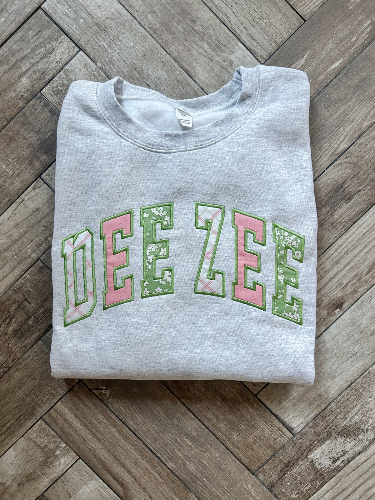 Dee Zee - Applique Sweatshirt