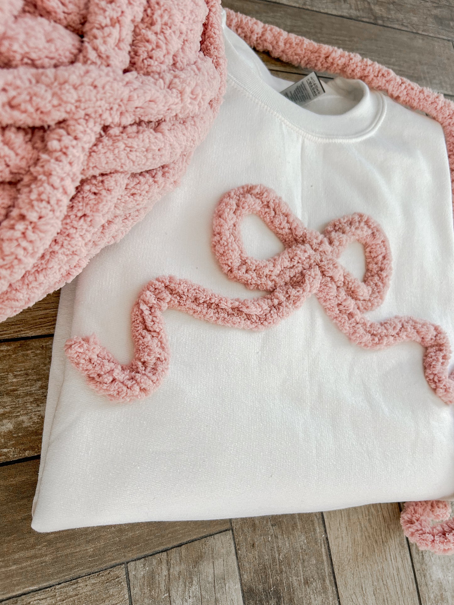 Chunky Yarn Bow Embroidered Sweatshirt